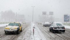 کولاک شدید جاده‌های کرمان را دربر می گیرد