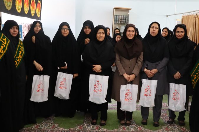 ۵۹ دختر شهید و جانباز شاغل در ادارات رفسنجان تکریم شدند