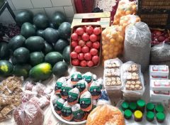 بسته‌های یلدایی خادمیاران رضوی به دست نیازمندان جیرفت رسید